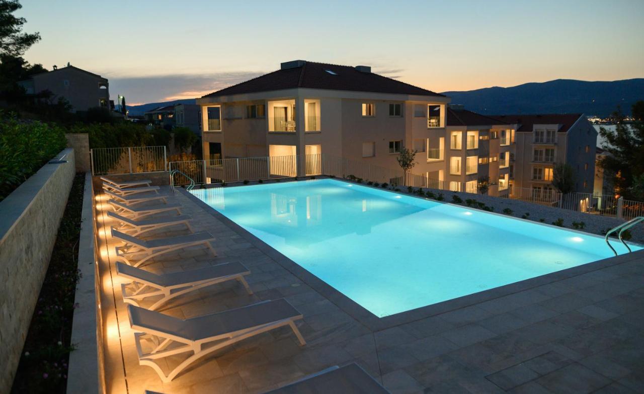 Malo More Resort Trogir Buitenkant foto