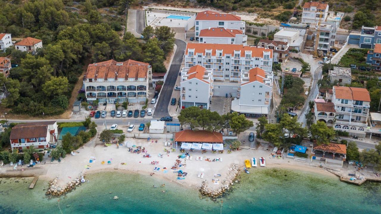 Malo More Resort Trogir Buitenkant foto