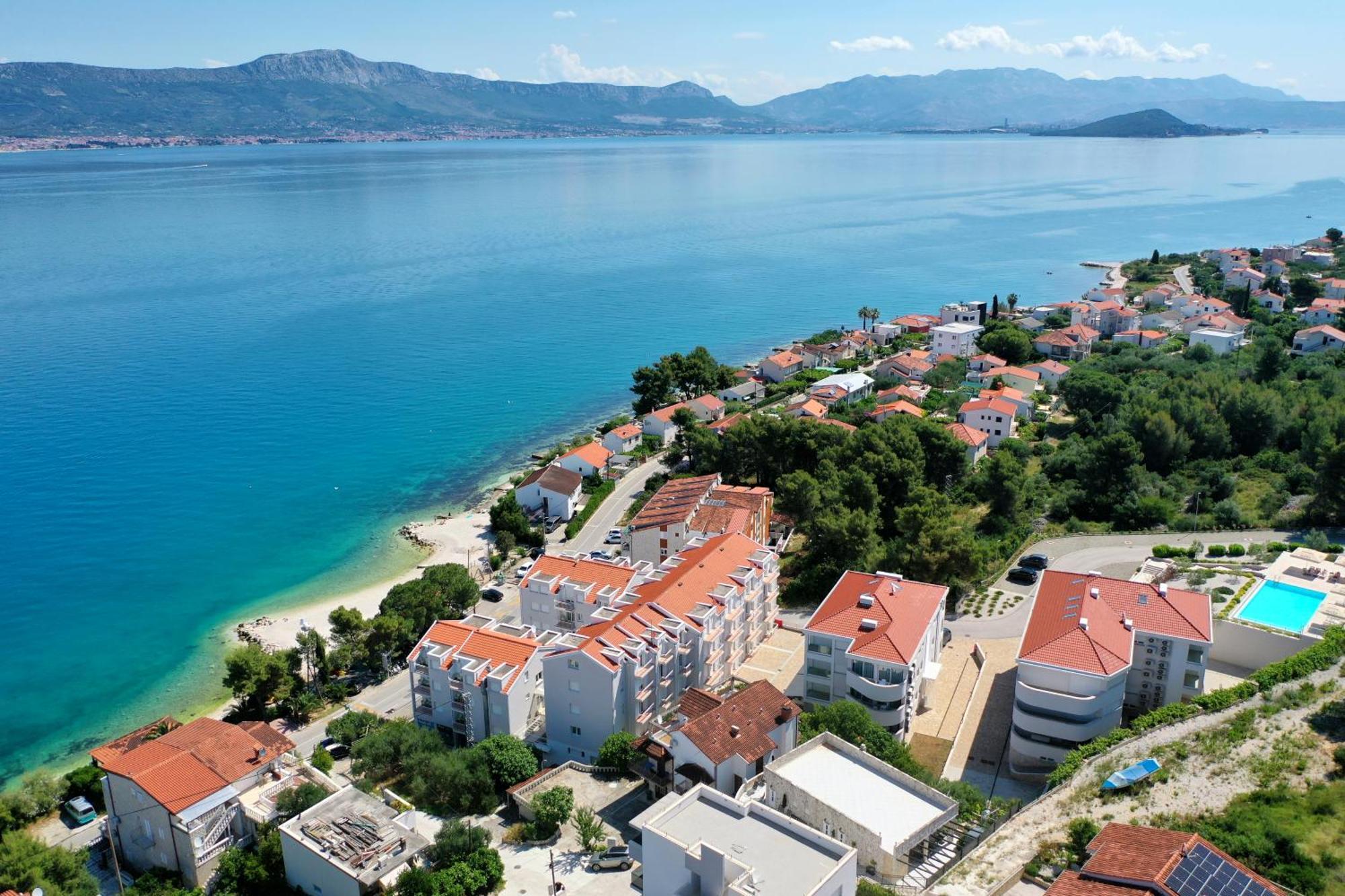 Malo More Resort Arbanija Buitenkant foto
